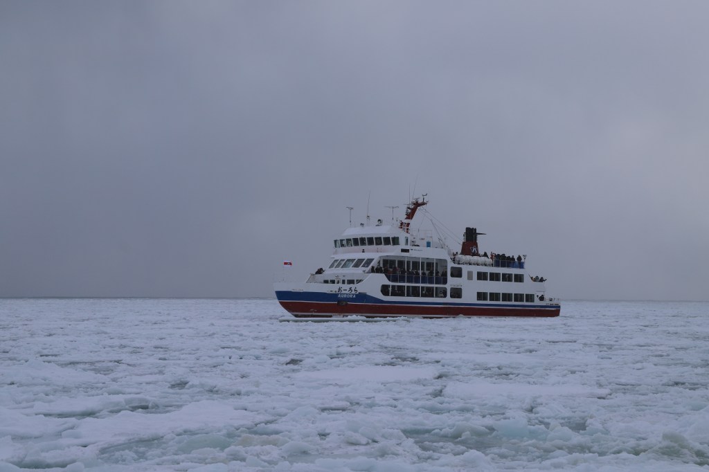 網走の砕氷船　おーろら　流氷②